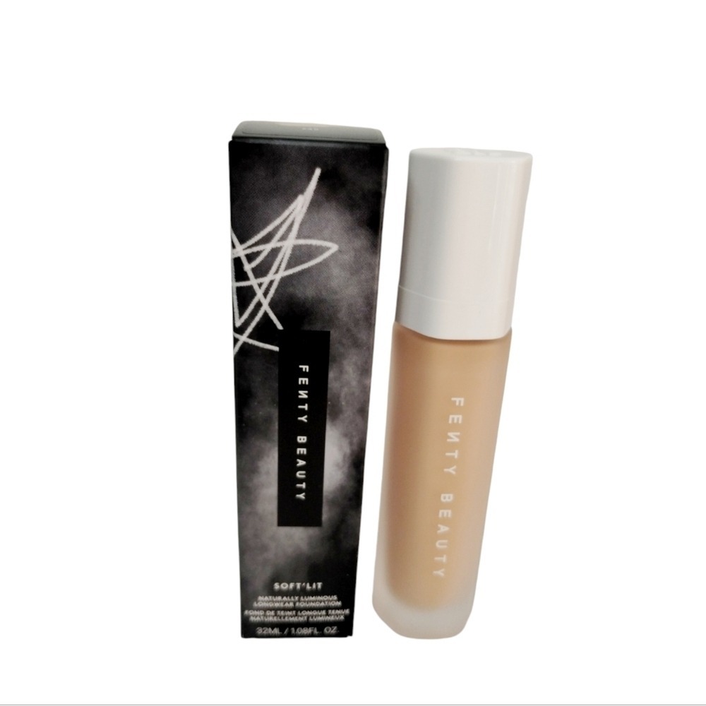 Fenty Beauty SOFT'LIT Naturally Luminous Longwear Foundation 240 Luminous Finish
